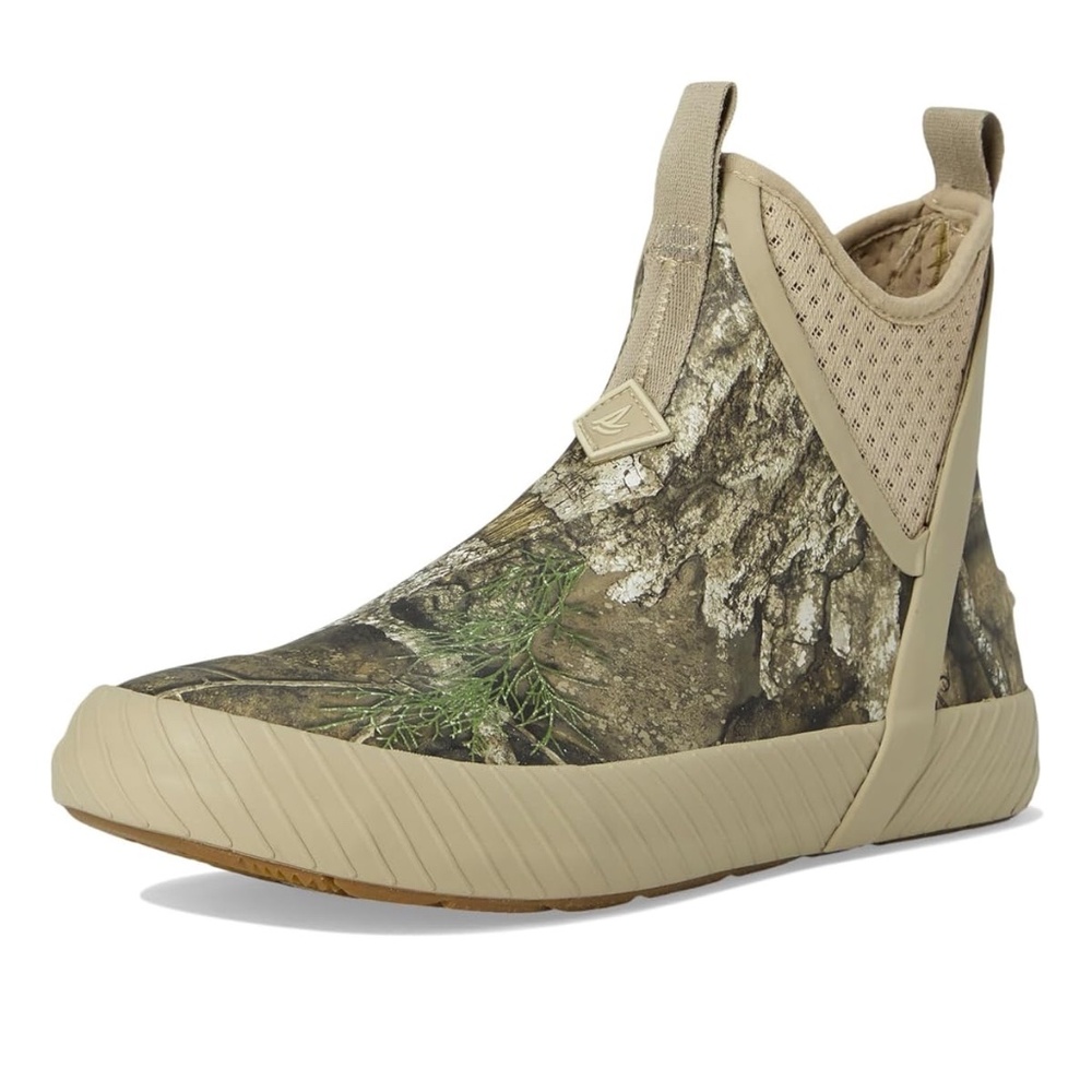 new men's 8,9,10 sperry cutwater deck shoes/Boots realtree camo olive